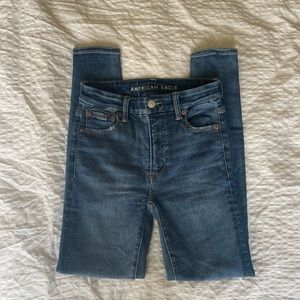 American Eagle EUC High Rise Jeans